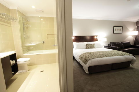 Carlyle Suites & Apartments - Taree Accommodation 10