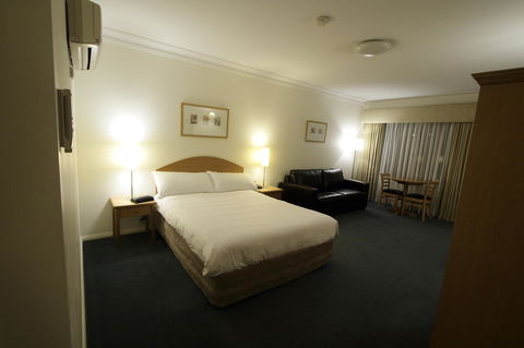 Carlyle Suites & Apartments - Taree Accommodation 5