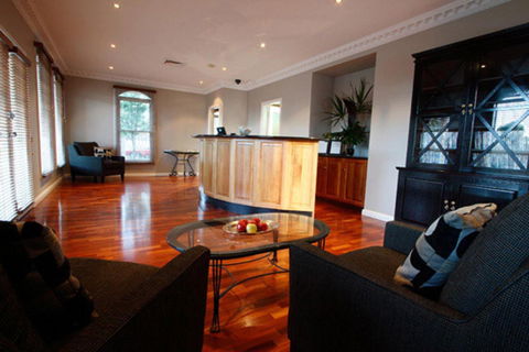 Carlyle Suites & Apartments - Taree Accommodation 1