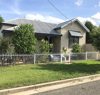 Caledonia Cottage - Taree Accommodation