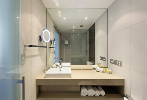 Hilton Garden Inn Darwin - Taree Accommodation 11
