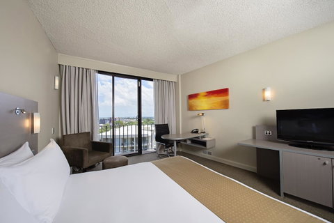 Hilton Garden Inn Darwin - Taree Accommodation 15