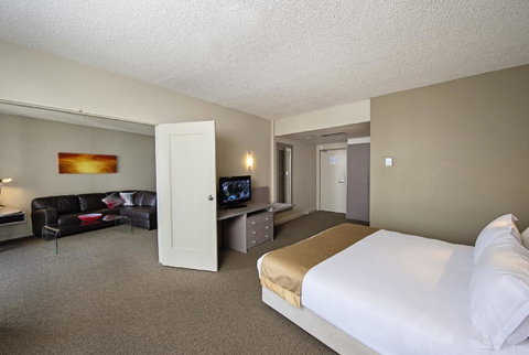 Hilton Garden Inn Darwin - Taree Accommodation 13