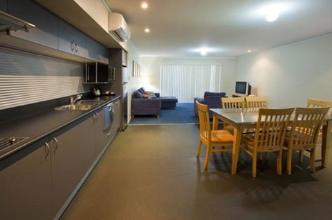 Corrigans Cove - Taree Accommodation 7