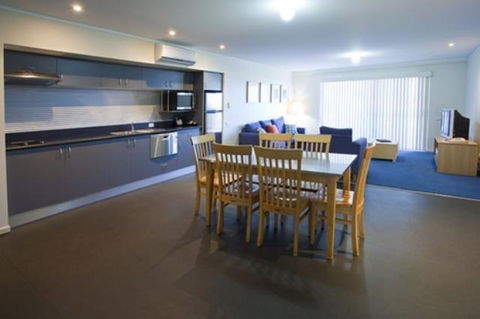 Corrigans Cove - Taree Accommodation 5