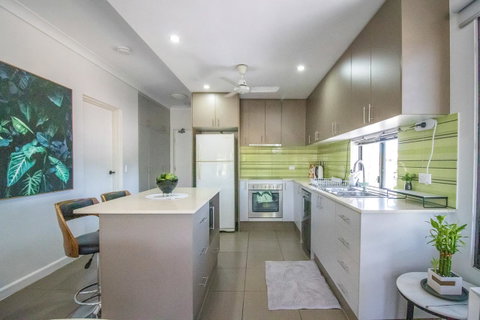 ZEN QUEST - The NOMADS PAD Near Nightcliff Markets & Sunset Foreshore - Taree Accommodation 26