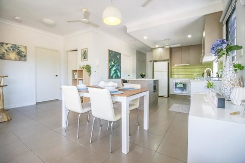 ZEN QUEST - The NOMADS PAD Near Nightcliff Markets & Sunset Foreshore - Taree Accommodation 13