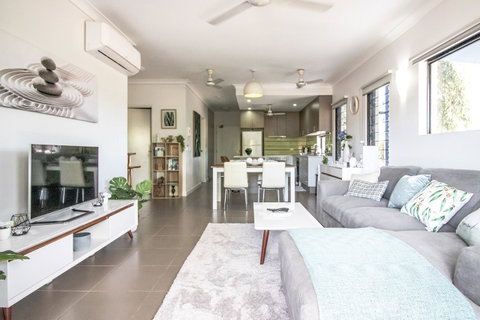 ZEN QUEST - The NOMADS PAD Near Nightcliff Markets & Sunset Foreshore - Taree Accommodation 1