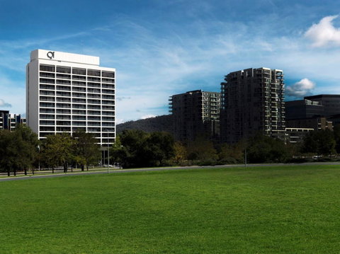 QT Canberra - Taree Accommodation 16