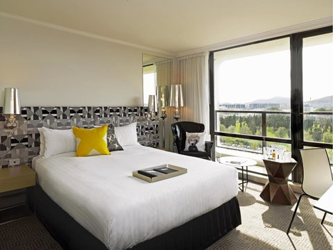 QT Canberra - Taree Accommodation 0