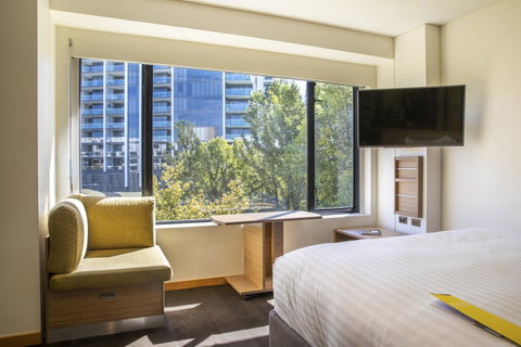 Crowne Plaza Canberra, An IHG Hotel - Taree Accommodation 14
