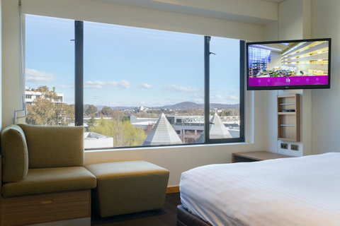 Crowne Plaza Canberra, An IHG Hotel - Taree Accommodation 19