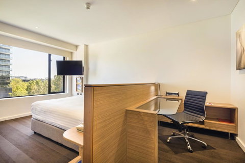Crowne Plaza Canberra, An IHG Hotel - Taree Accommodation 34