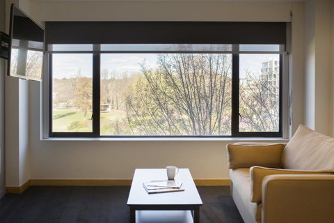 Crowne Plaza Canberra, An IHG Hotel - Taree Accommodation 29