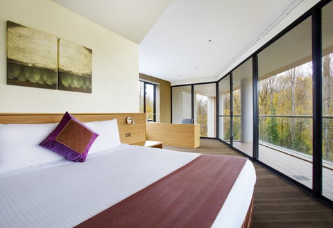 Crowne Plaza Canberra, An IHG Hotel - Taree Accommodation 43