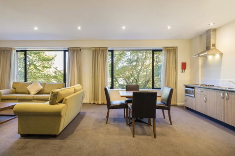 Crowne Plaza Canberra, An IHG Hotel - Taree Accommodation 35