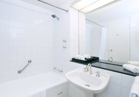 Crowne Plaza Canberra, An IHG Hotel - Taree Accommodation 25