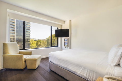 Crowne Plaza Canberra, An IHG Hotel - Taree Accommodation 21