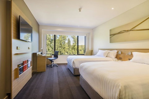 Crowne Plaza Canberra, An IHG Hotel - Taree Accommodation 32