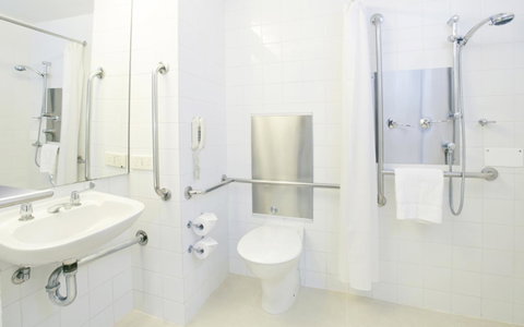 Crowne Plaza Canberra, An IHG Hotel - Taree Accommodation 24