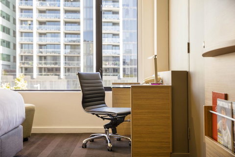 Crowne Plaza Canberra, An IHG Hotel - Taree Accommodation 40