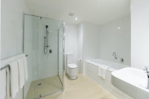 Crowne Plaza Canberra, An IHG Hotel - Taree Accommodation 27