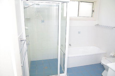 Breakers 2, 13 East Street - Taree Accommodation 1