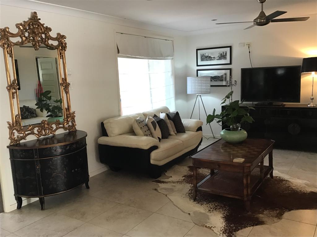 Chevallum QLD Taree Accommodation