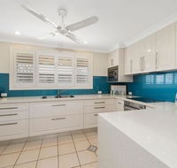 Burkeys 5 Main Street - Taree Accommodation