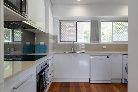 Burleigh Point Beach Vibes Stylish And Modern - Taree Accommodation 1