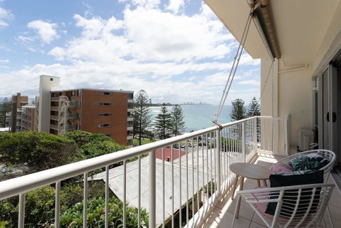 Burleigh Point Beach Vibes Stylish And Modern - Taree Accommodation 3