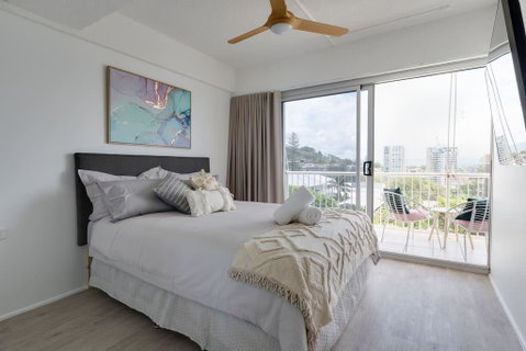 Burleigh Point Beach Vibes Stylish And Modern - Taree Accommodation 0