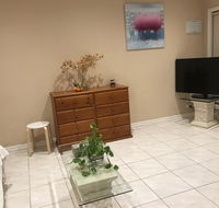 Cairnlea St Albans Townhouse - Taree Accommodation