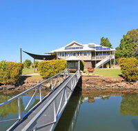 Campbell 7 - Large Queenslander on Maroochy River - Taree Accommodation