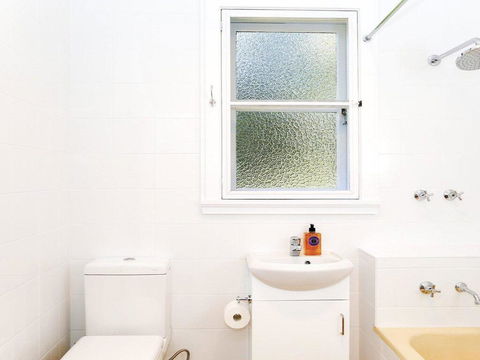 Canary Cottage - Fresh, Clean, Simple & Comfortable - Taree Accommodation 3