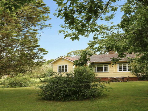 Canary Cottage - Fresh, Clean, Simple & Comfortable - Taree Accommodation 0
