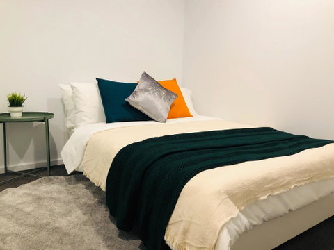 Canberra CBD Apartment 2BR 2BA 1Carpark - Taree Accommodation 2