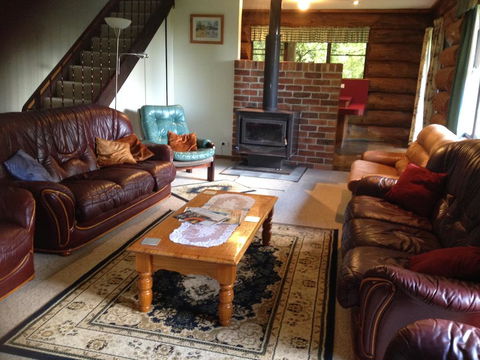 Canobolas Mountain Cabins - Taree Accommodation 0