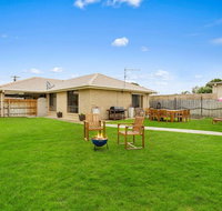 CAPEL Family Home large yard close to beach - Taree Accommodation