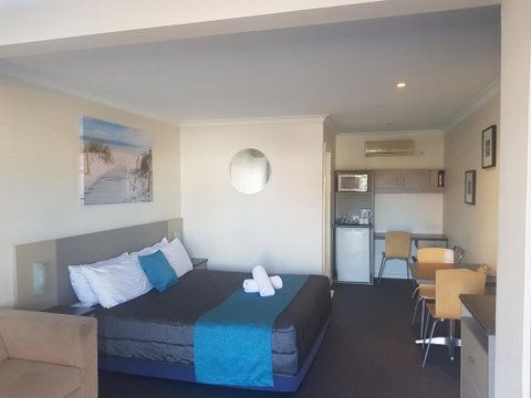 Caravilla Motor Inn - Taree Accommodation 2