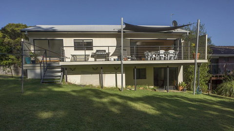 Carroll Ave 76 - Taree Accommodation 2