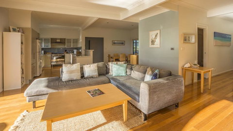 Carroll Ave 76 - Taree Accommodation 1