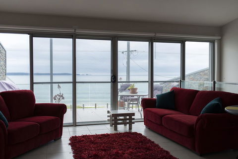 Casey's Beach Retreat - Taree Accommodation 0