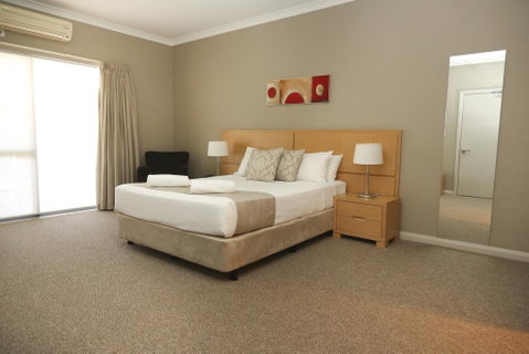 Centrepoint Apartments Griffith - Taree Accommodation 1