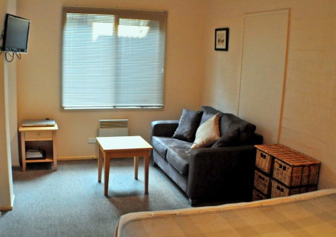 Champagne - Taree Accommodation 2