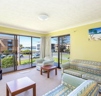 Champagne Court 1 with Water Views - Taree Accommodation