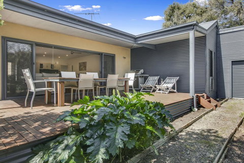 Charchie's By The Sea Pet Friendly Family Home, Close To Beach - Taree Accommodation 1