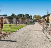 Charlie's Place Tyrone beach at end of street - Taree Accommodation