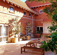 Chateau Cottesloe by the beach - Taree Accommodation