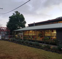 Christmas Creek Caf  Cabins